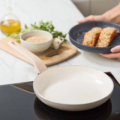 Essence 陶瓷不沾煎鍋 28cm - 灰褐色 CC009497