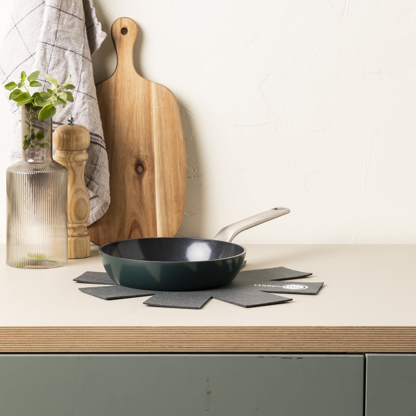 Evolution 陶瓷不沾煎鍋 20cm 連保護墊 CC006389